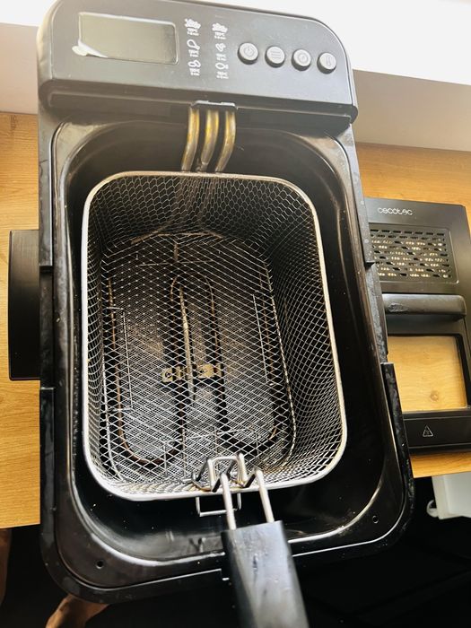Friteuză Cecotec CleanFry Luxury 3000 Dark – 3,2L / 2400W