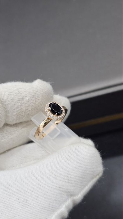 Луксозен италиански пръстен 18К (750) с естествени диаманти и черен оникс | 6.00 гр