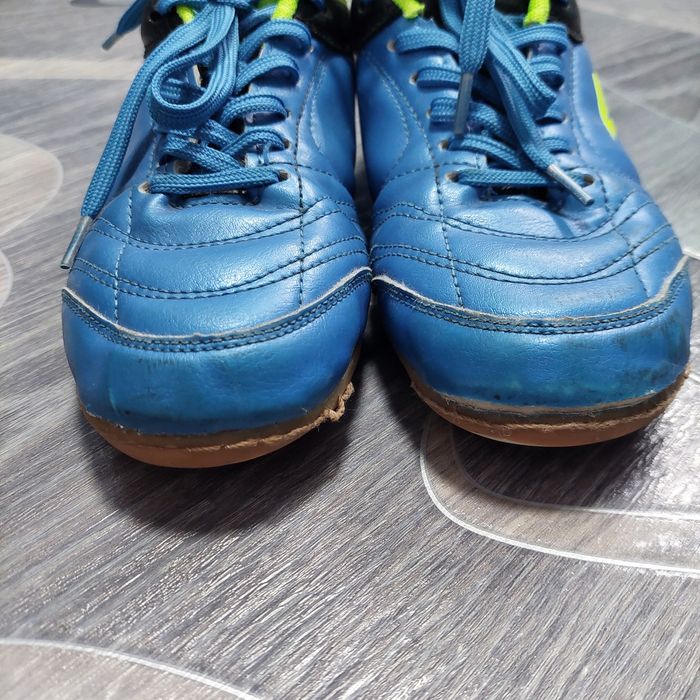 Продам футзалки 34р