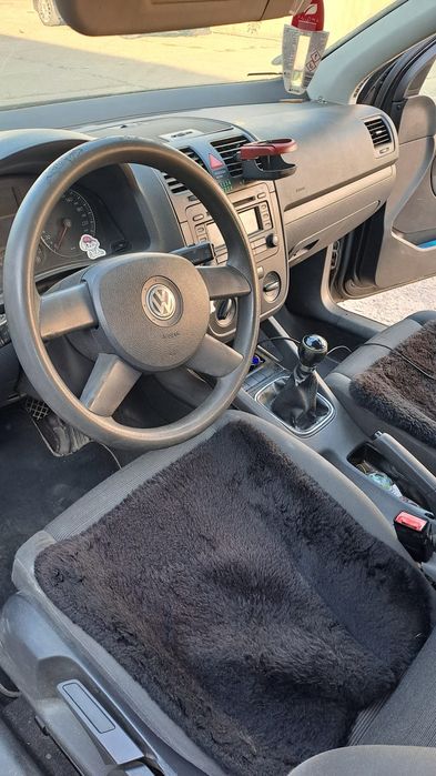 Golf 5 mai multe detalii la telefon