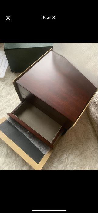 Коробка Frederique Constant от часов пустая.