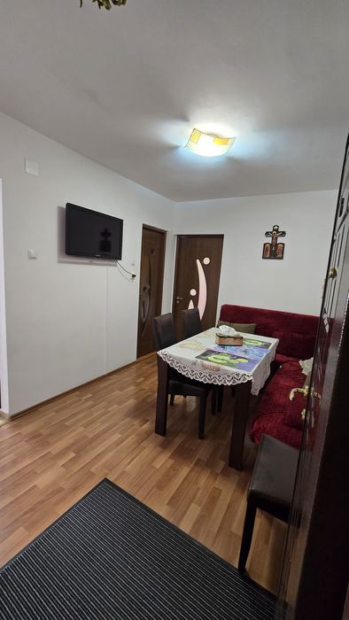 Închiriez apartament 2 camere decomandat zona VLAICU