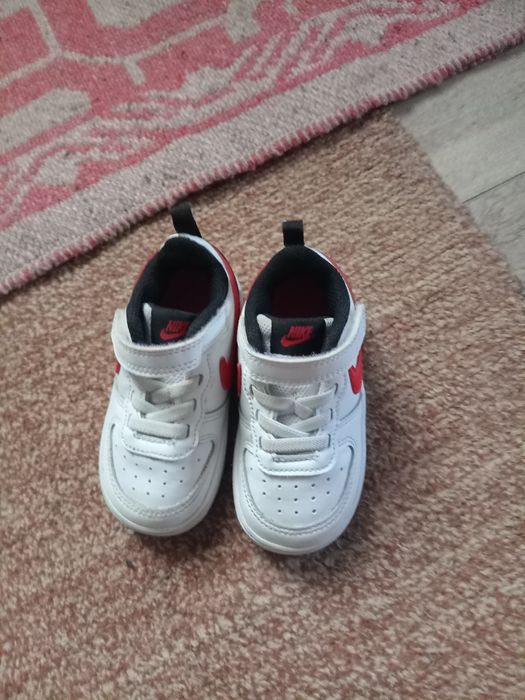 Adidasi Nike, marimea 22