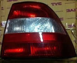 Чисто нов десен стоп за Опел Вектра Б 1.6 16