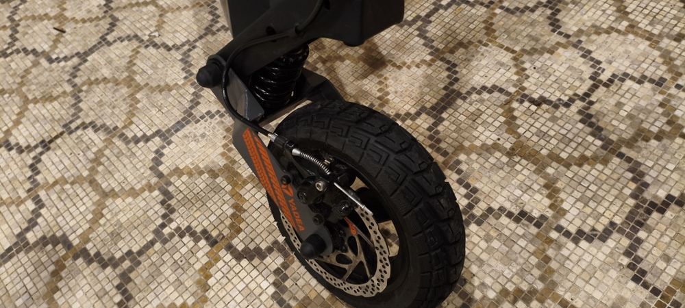 Срочно продам Yadea g10 на подобии KuKirin g2