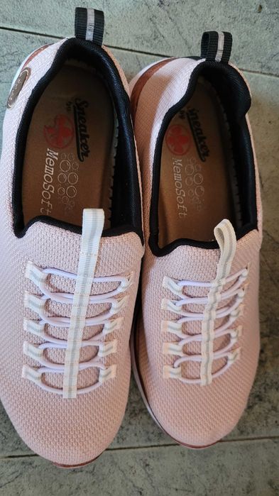 Спортно елегантни сникърси