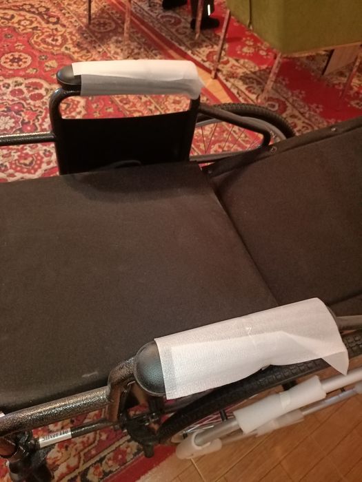 Продам инвалидную коляску