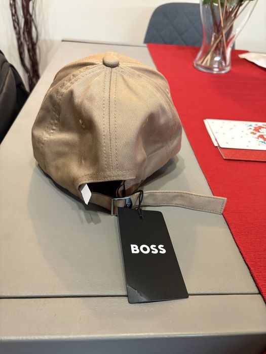 Шапки на boss,new era,nike,ajax