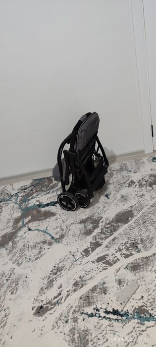 Коляска чемодан лёгкая