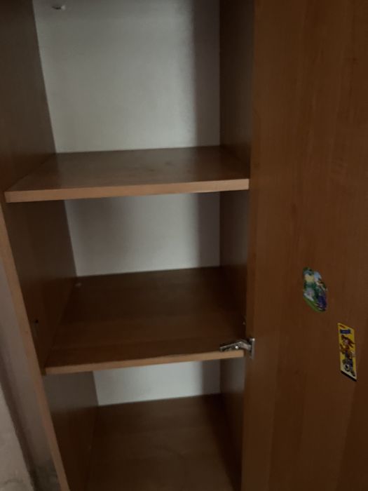 Шкаф с полками на замке