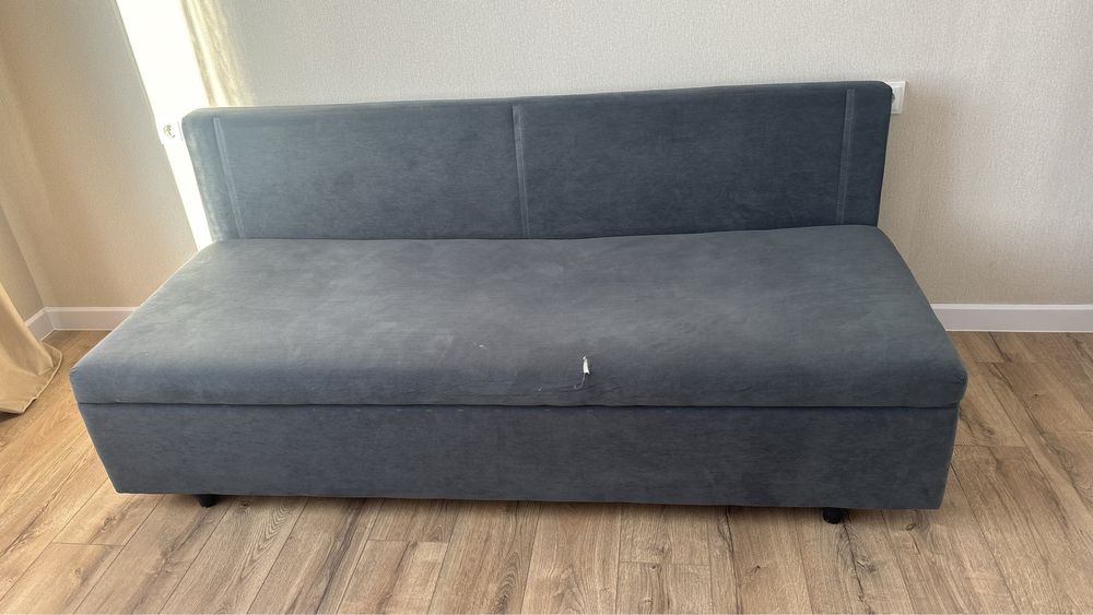 Тахта синего цвета