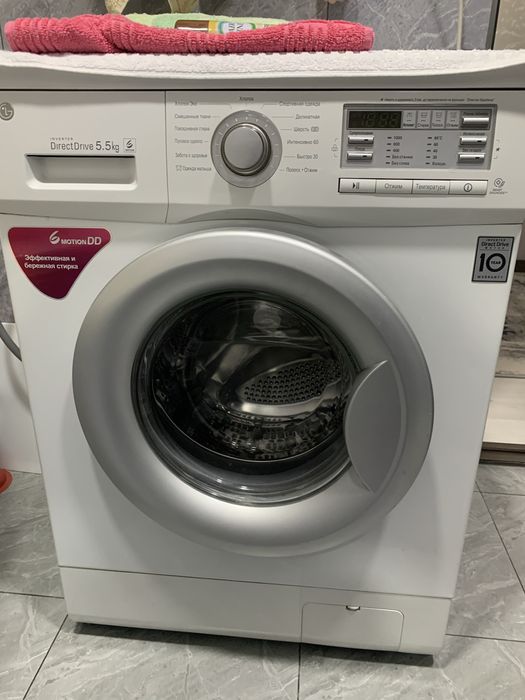 Стиральная машина LG белый , в хорошом состоянии ,