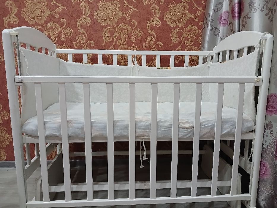 Продам детскую кроватку