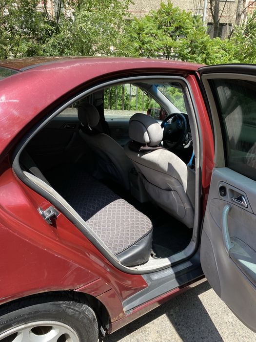 Продается Mercedes C180 w203