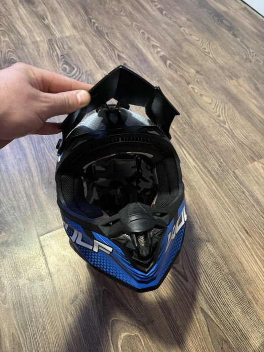 Vand casca de moto cross