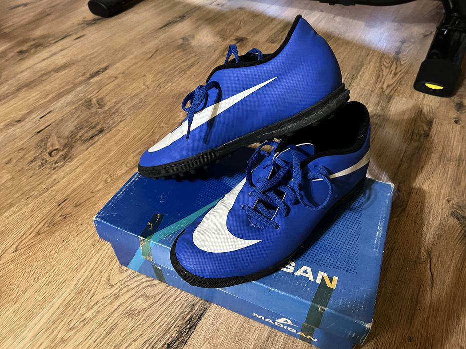 Ghete fotbal Nike pentru teren sintetic