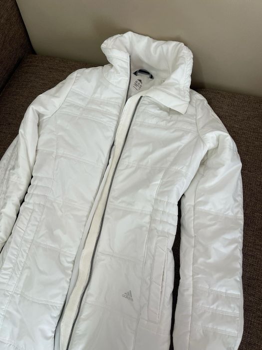 Яке adidas бяло средна дължина