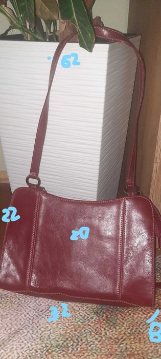 Нови кожени чанти и други чанти, носени, но много запазени