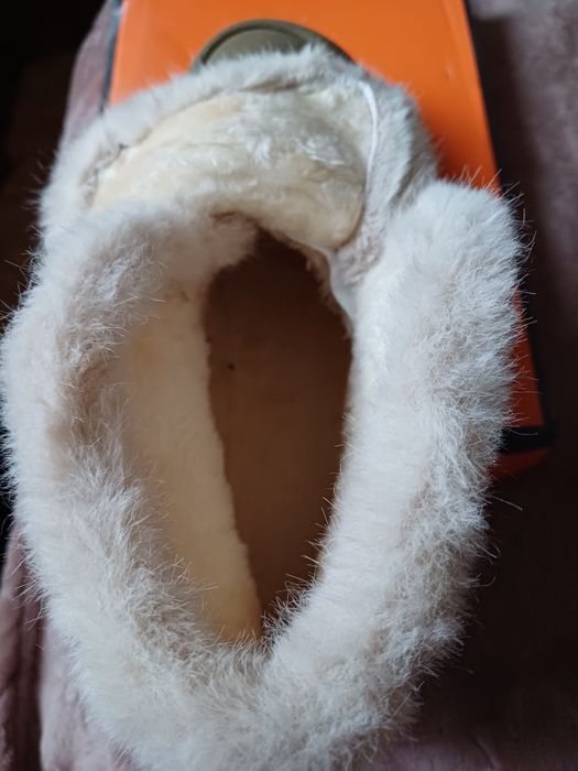 Продам ботинки женские  тёпло и удобно