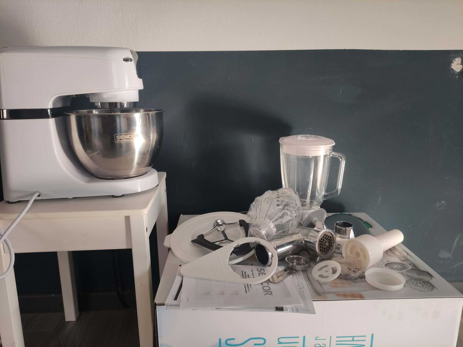 Robot de bucatarie Sencor STM 6353OR, 1000 W, 8 viteze  NOU