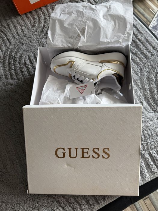 Guess дамски спортни обувки 38н