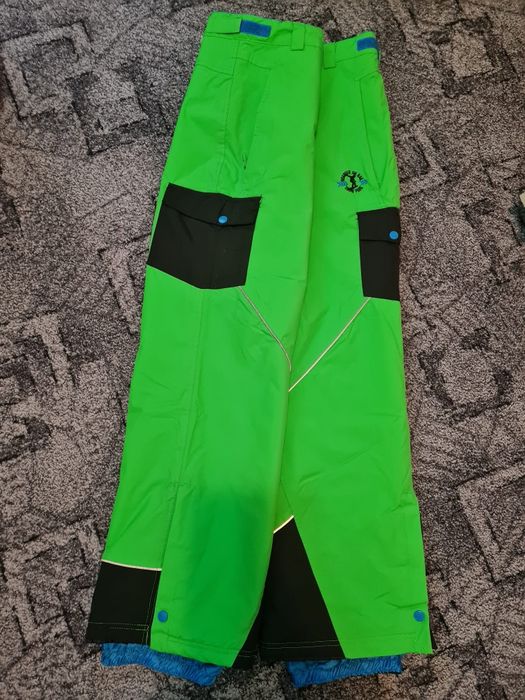 Pantaloni pentru sky.