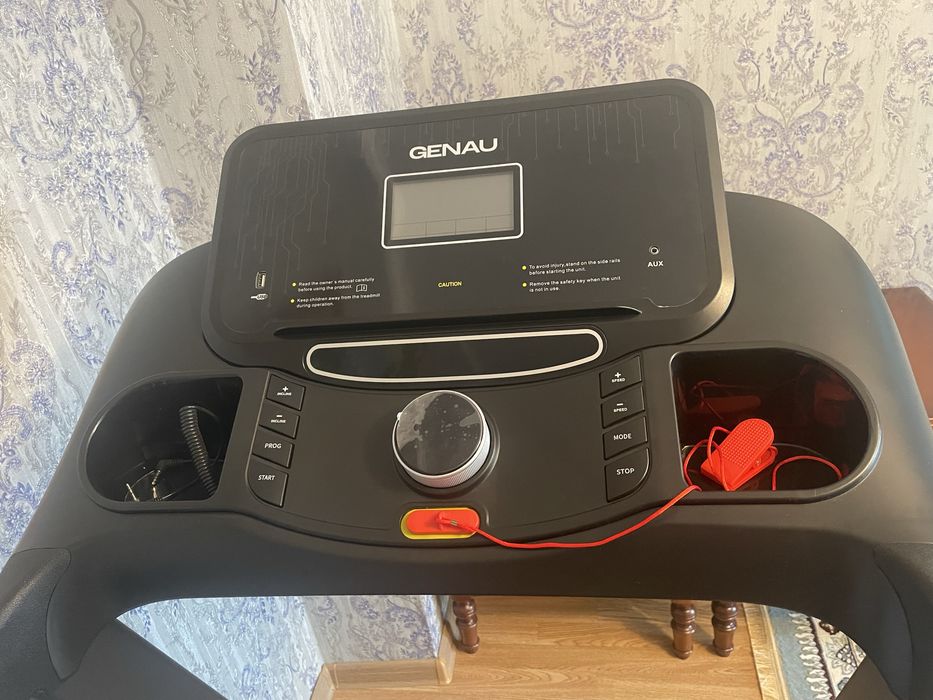 Беговая дорожка Genau D900SN.
