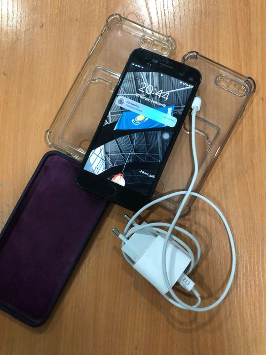 Айфон 7+ продам