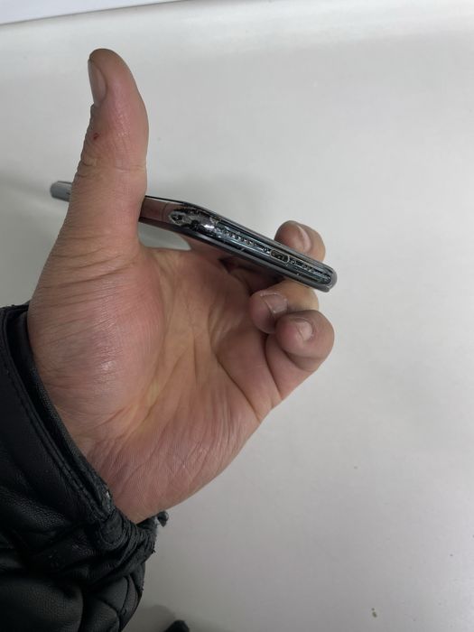 iphone 11 PRO (64GB)