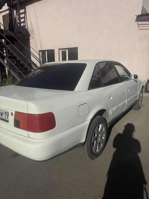 Срочно продам Audi A6 C4