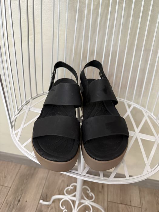 Crocs brooklyn wedge гумени сандали 41 42