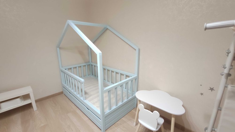 Детская кровать домик