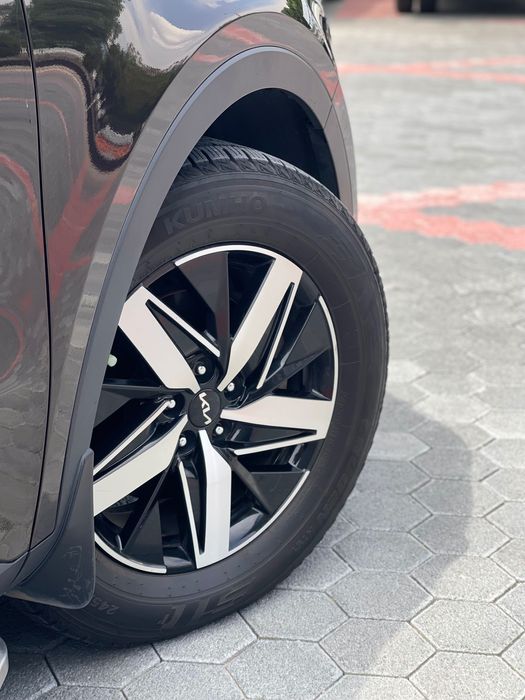 KIA Sorento AWD full pozitsa avtomobil sotiladi !