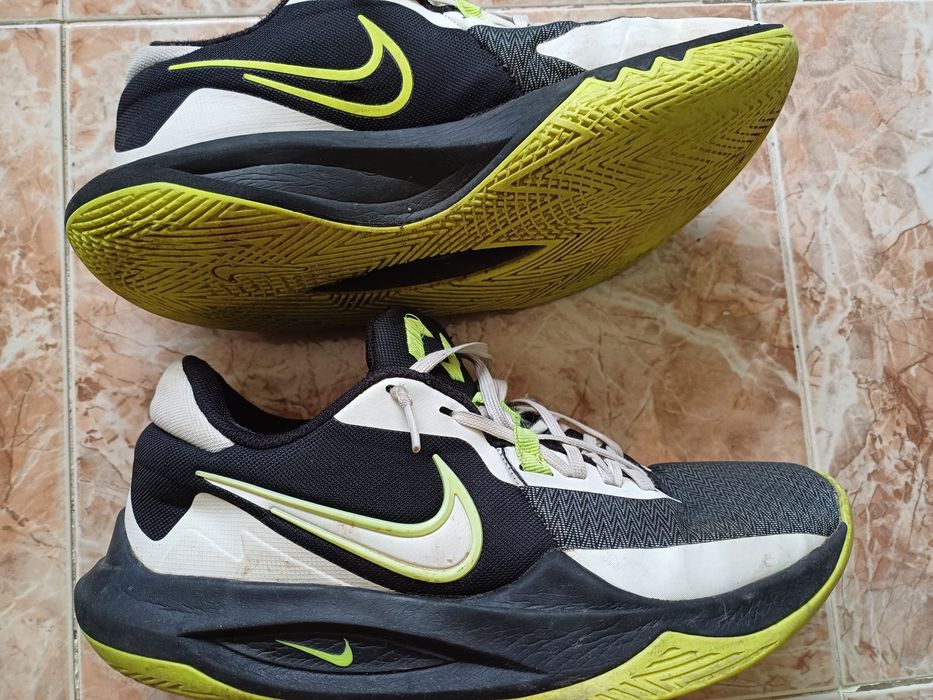 Маратонки Nike Precision 6