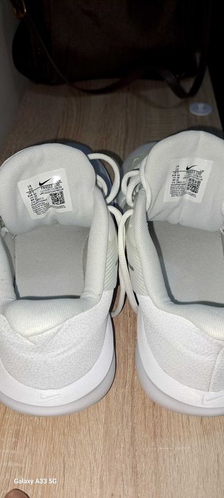 Маратонки Nike .