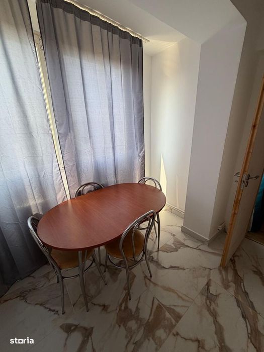 Garsoniera etaj 4 - bloc de apartamente, strada Torentului