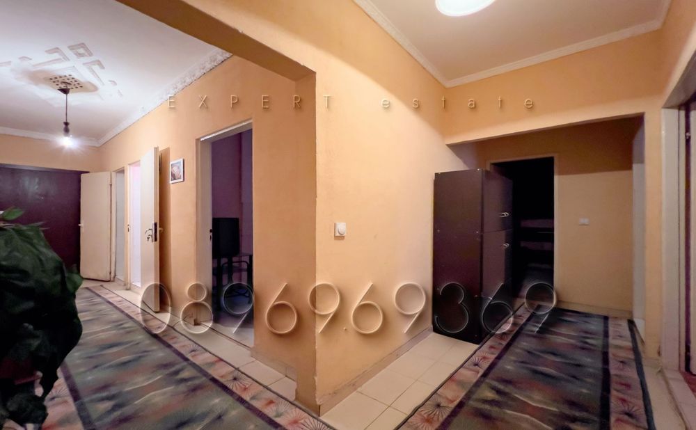 Продава се Тристаен апартамент в Варна, Възраждане 4 - 104 кв.м за 928 €/кв.м - Снимка #11