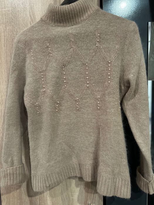 Пуловер от вълна