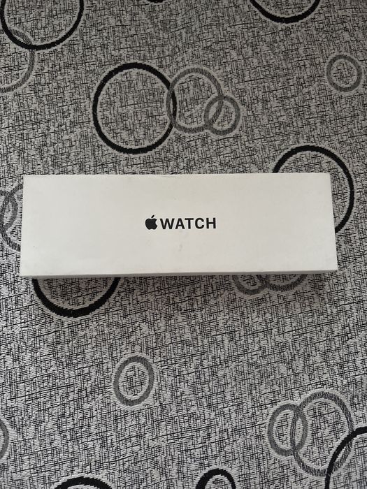 Продам Apple Watch SE 2 40 новые
