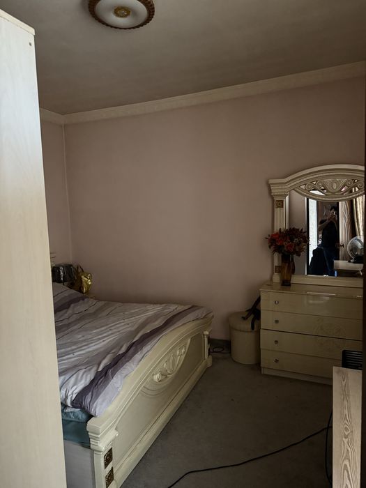 Назарбек камутеринда 2.8 соток учаска 5 хона