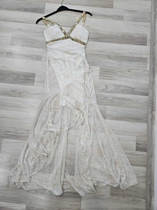 Rochie elegantă albă cu paiete – Model de ocazie, foarte fină