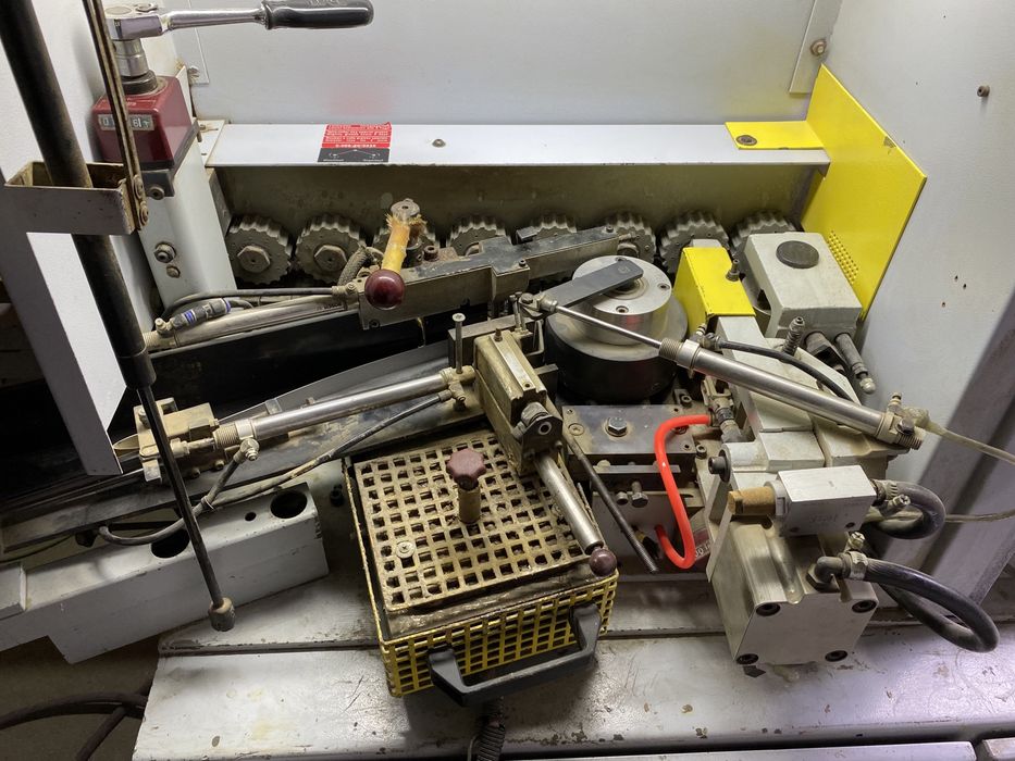 Кромкооблицовочный станок “BRAND”