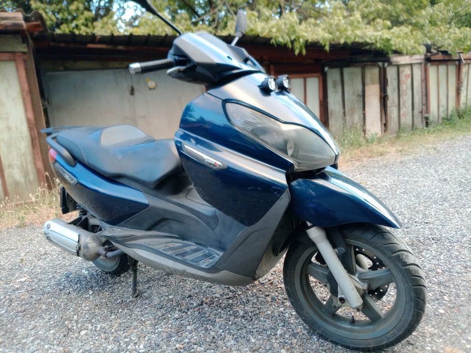 Скутер Piaggio X7