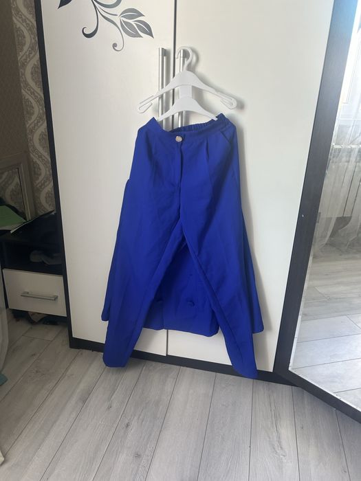 Продам Костюм двойка 4500