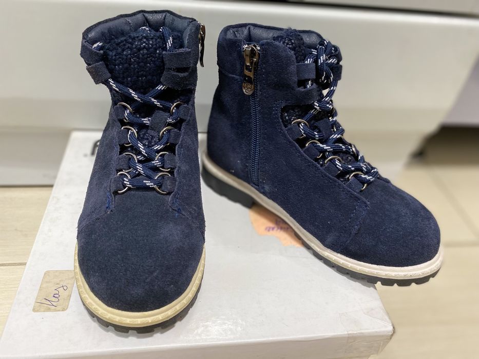 Детские ботинки.