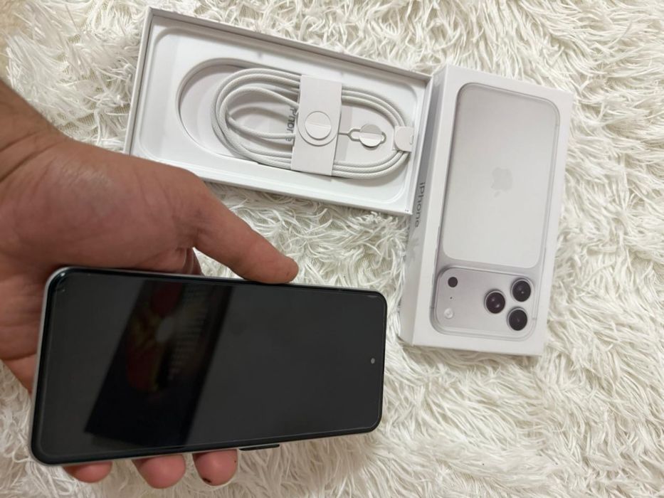 Iphone 17 pro max Android