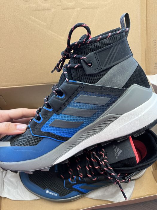 Дамски туристически обувки