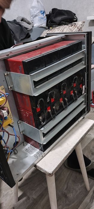 Упс бесперебойного питания 3000 кВт.