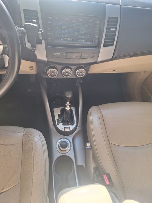 MITSUBISHI Outlander 2011 — imagine 5