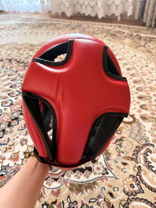 Шлем для тхэквондо (Taekwon-Do), красный